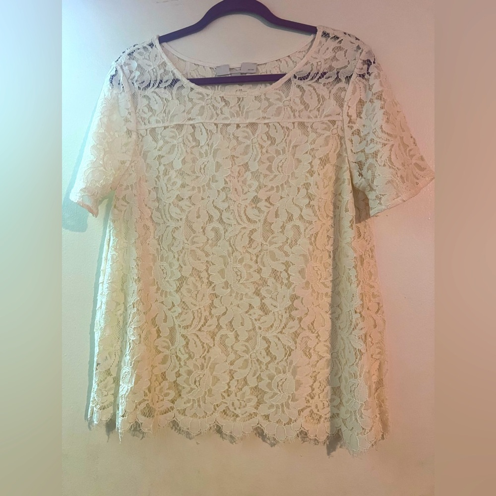 OFF WHITE LACE TOP - No label